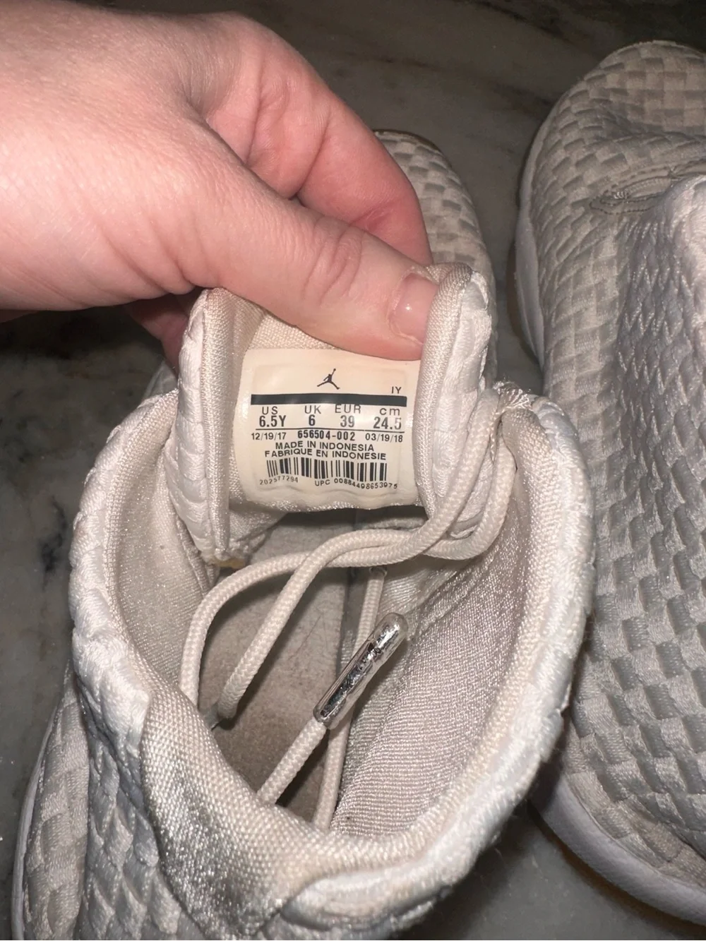 Jordan lightweight woven